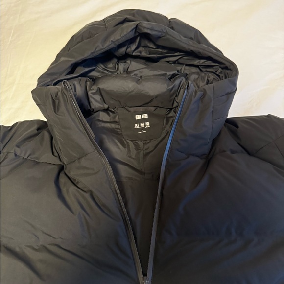 Uniqlo Black Ultra Light Down Zip Puffer Jacket GENTLY WORN SIZE LARGE - Picture 5 of 7